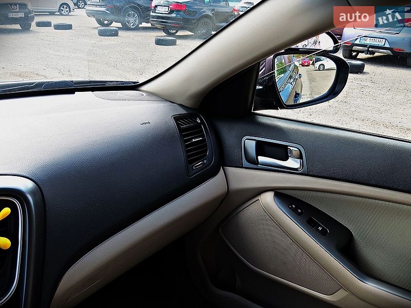 Седан Kia Optima 2014 в Черкасах