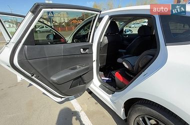 Седан Kia Optima 2016 в Києві