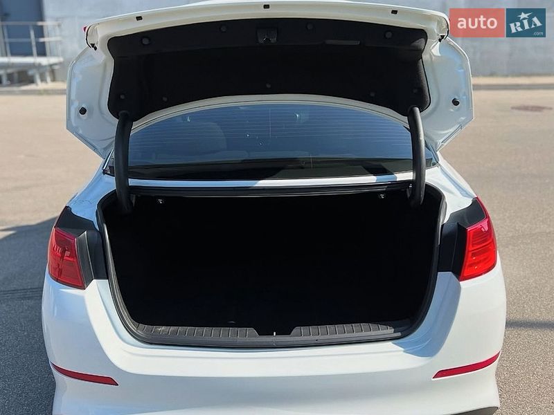 Седан Kia Optima 2015 в Києві