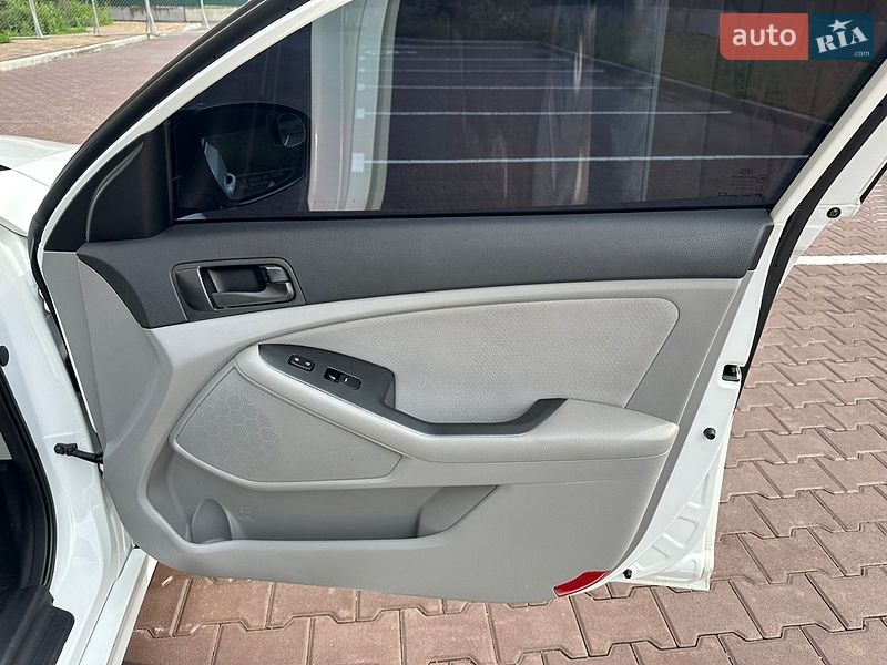 Седан Kia Optima 2013 в Києві фото 30 Седан Kia Optima 2013 в Києві
