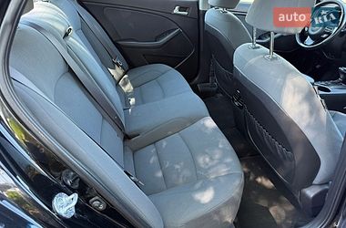 Седан Kia Optima 2014 в Киеве