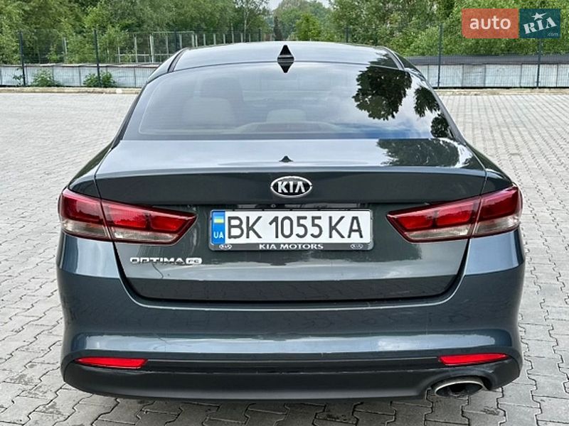 Седан Kia Optima 2016 в Ровно