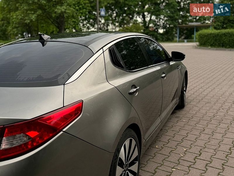 Седан Kia Optima 2011 в Миргороде