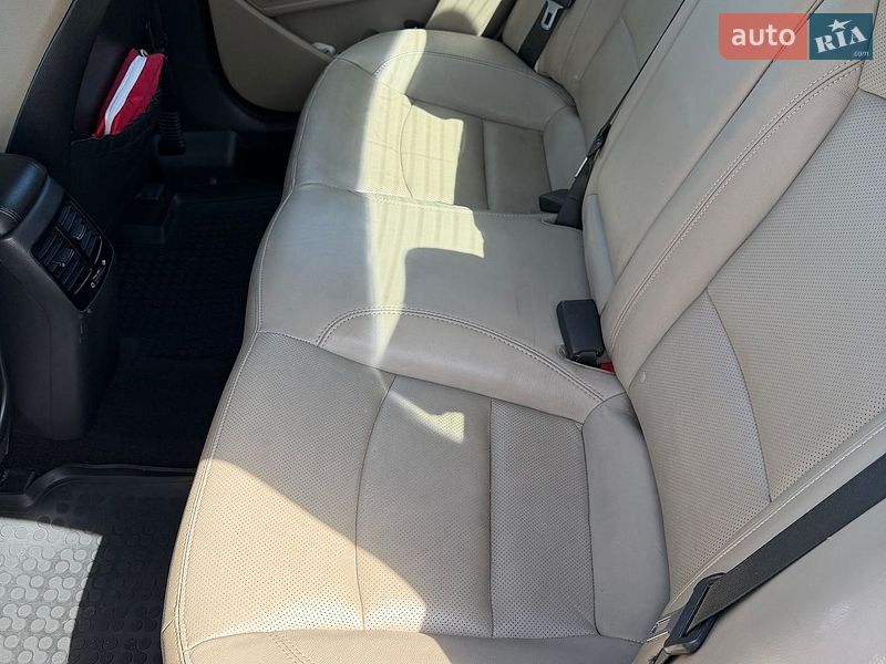 Седан Kia Optima 2013 в Киеве