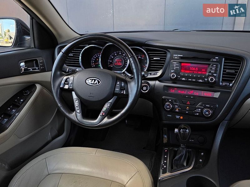 Седан Kia Optima 2011 в Києві