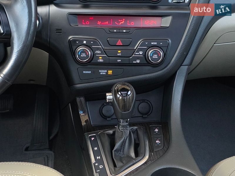 Седан Kia Optima 2011 в Києві