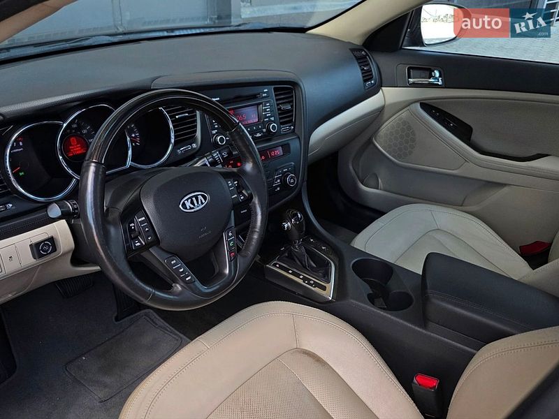Седан Kia Optima 2011 в Києві
