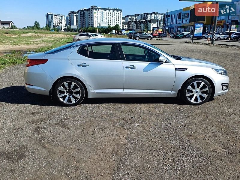 Седан Kia Optima 2012 в Киеве