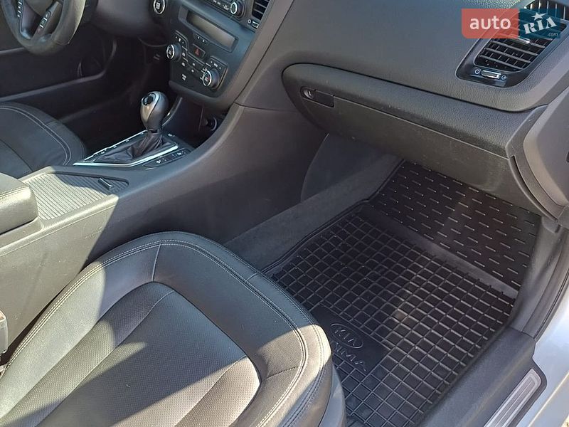 Седан Kia Optima 2012 в Киеве