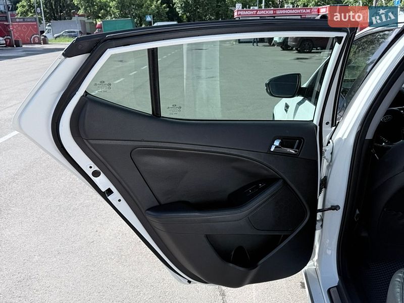 Седан Kia Optima 2013 в Києві