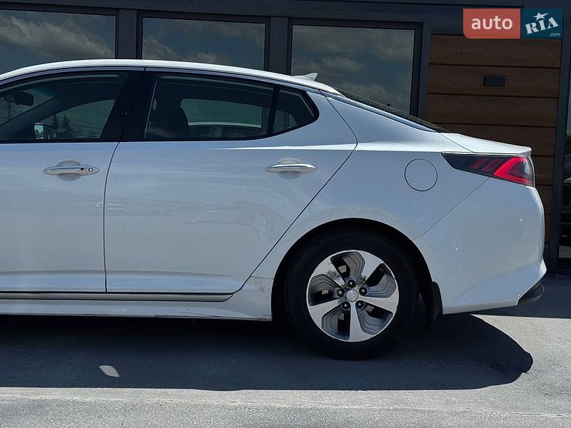 Седан Kia Optima 2015 в Рівному