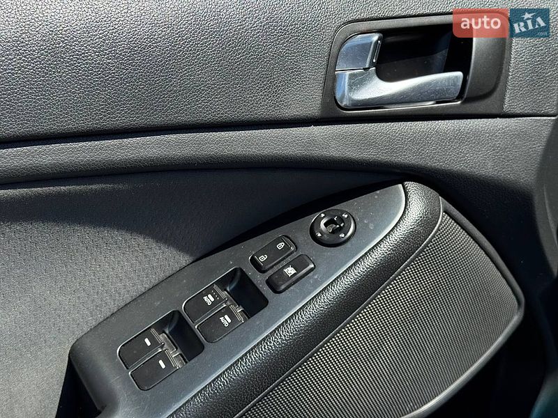 Седан Kia Optima 2015 в Рівному