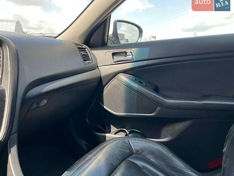 Седан Kia Optima 2012 в Львові