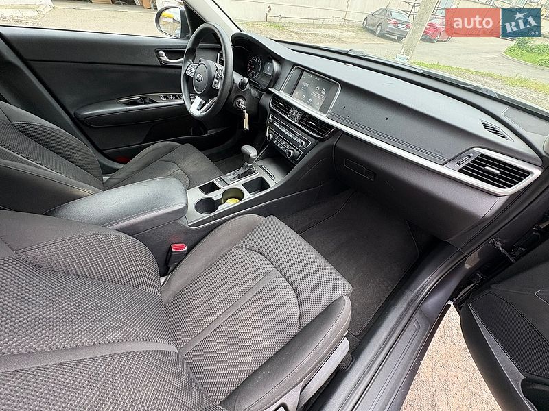Седан Kia Optima 2018 в Киеве