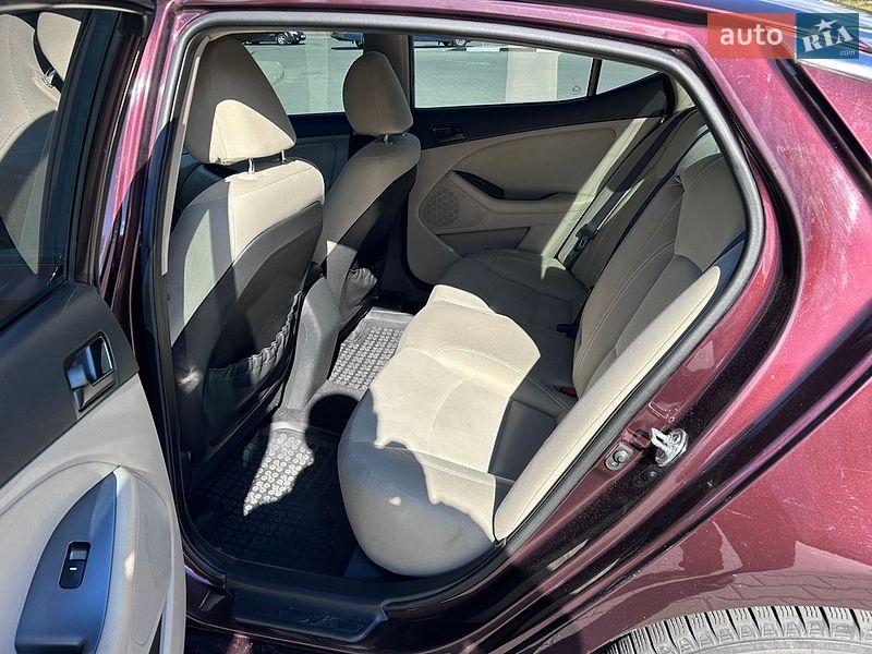 Седан Kia Optima 2011 в Киеве