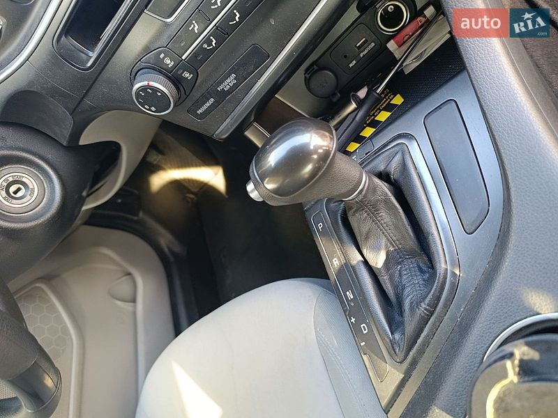Седан Kia Optima 2015 в Киеве