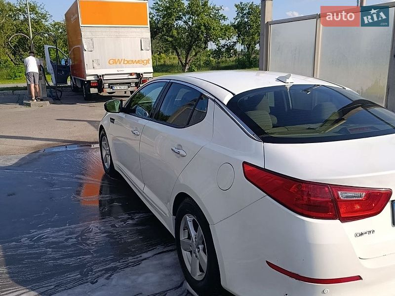 Седан Kia Optima 2015 в Киеве