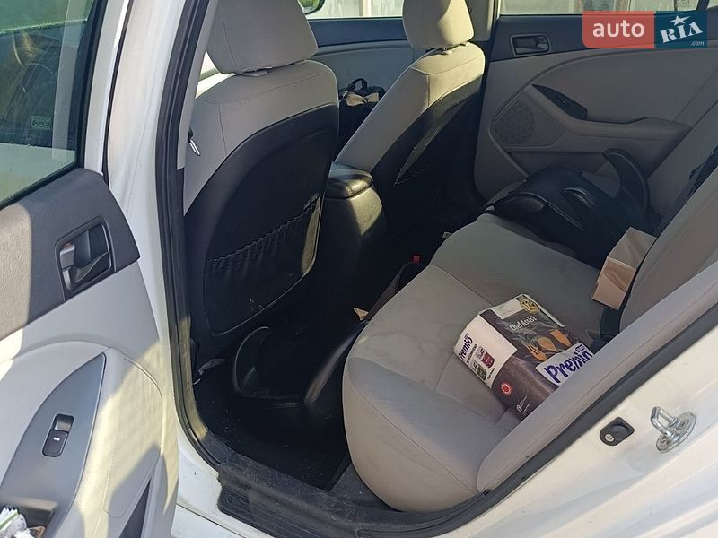 Седан Kia Optima 2015 в Киеве