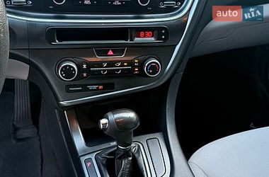 Седан Kia Optima 2015 в Іршаві