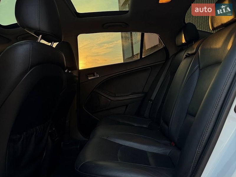 Седан Kia Optima 2013 в Харкові
