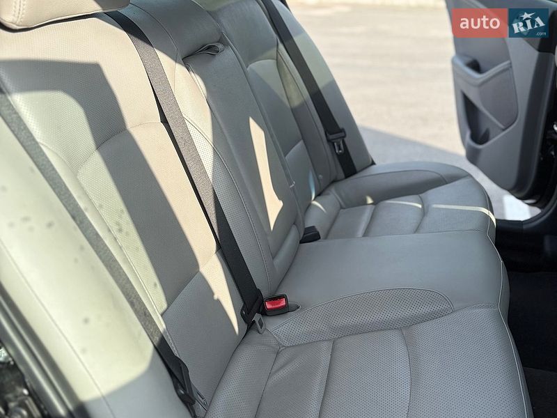 Седан Kia Optima 2014 в Ірпені