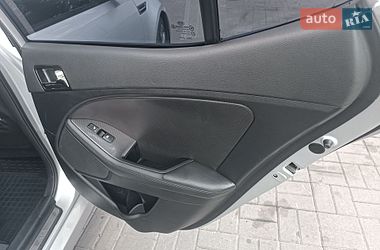 Седан Kia Optima 2012 в Киеве