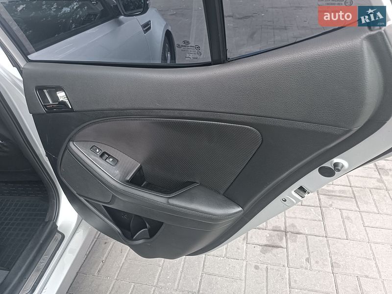 Седан Kia Optima 2012 в Киеве