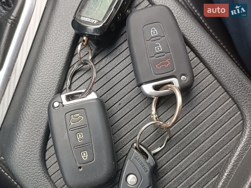 Седан Kia Optima 2012 в Киеве