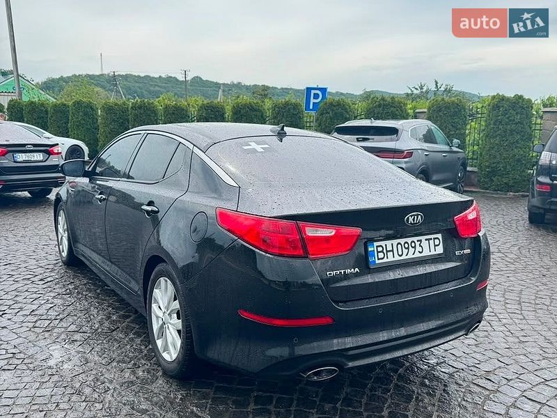 Седан Kia Optima 2015 в Жовкві