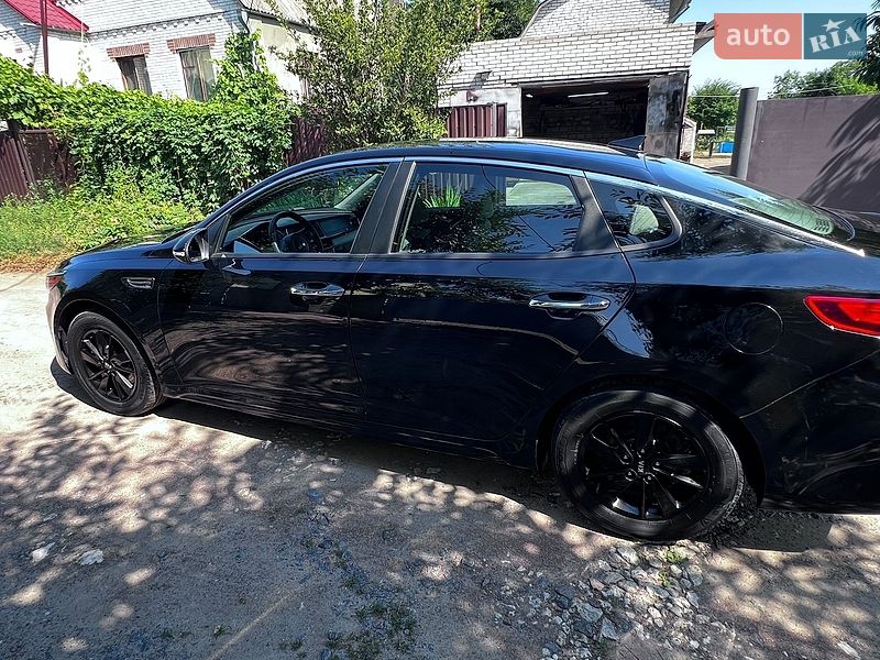 Седан Kia Optima 2017 в Вишневому