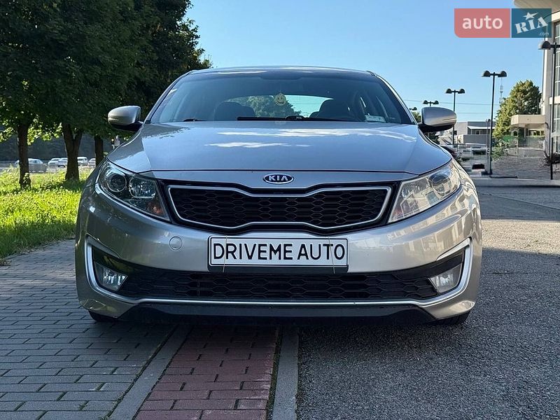 Седан Kia Optima 2012 в Днепре