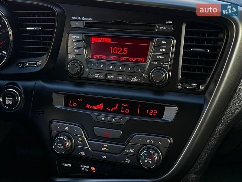 Седан Kia Optima 2012 в Днепре