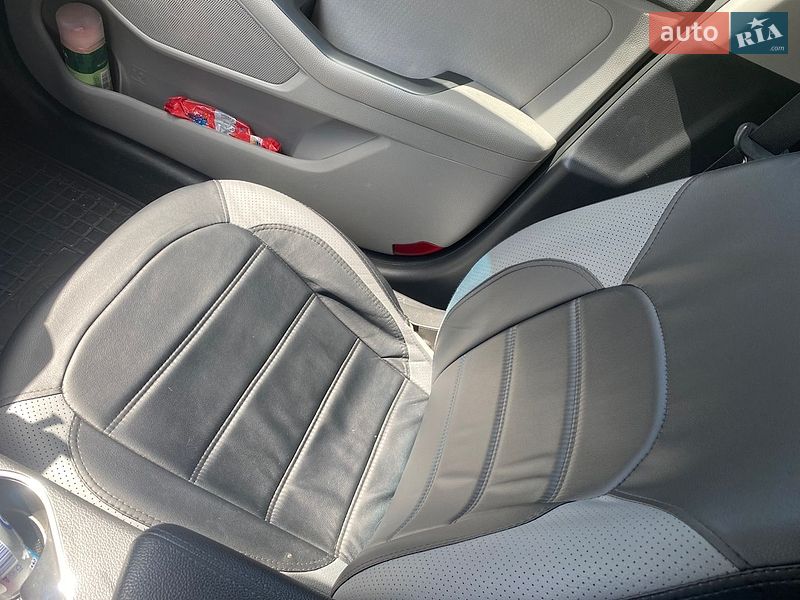 Седан Kia Optima 2014 в Києві