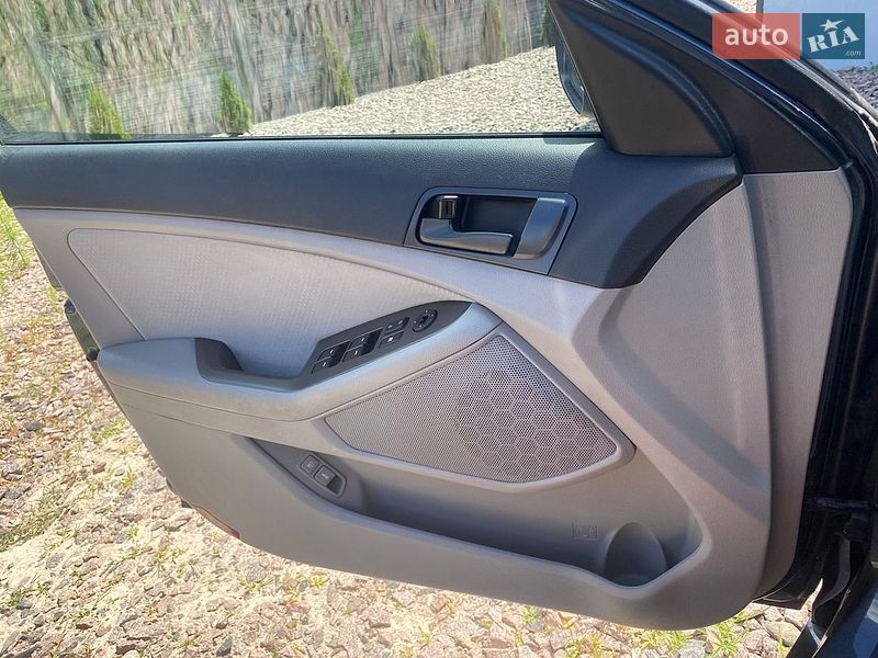 Седан Kia Optima 2014 в Києві