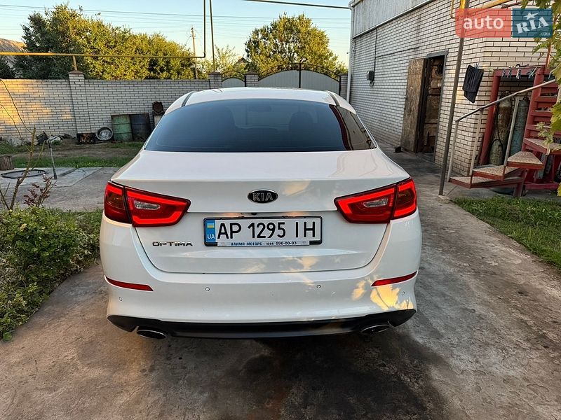 Седан Kia Optima 2014 в Львове