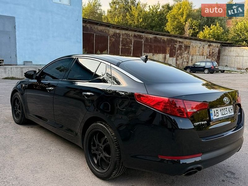 Седан Kia Optima 2012 в Виннице
