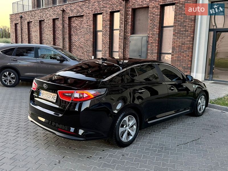 Седан Kia Optima 2015 в Одессе