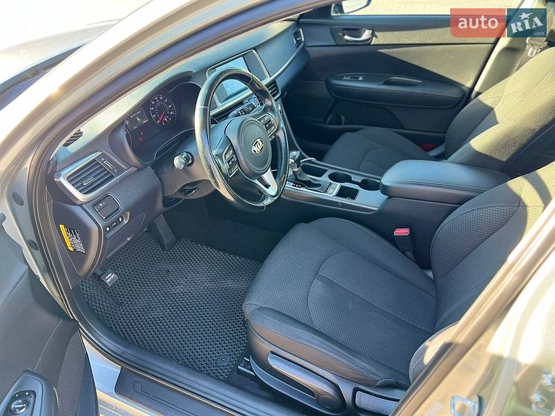 Седан Kia Optima 2017 в Одессе