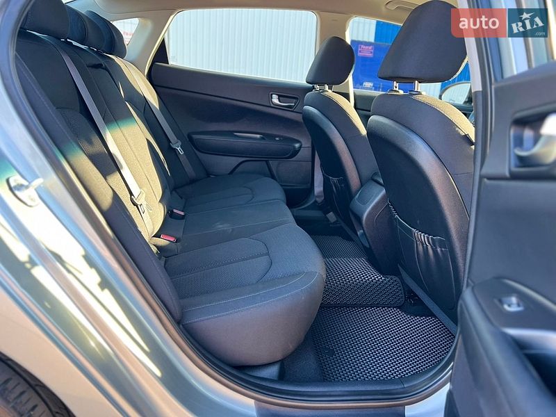 Седан Kia Optima 2017 в Одессе