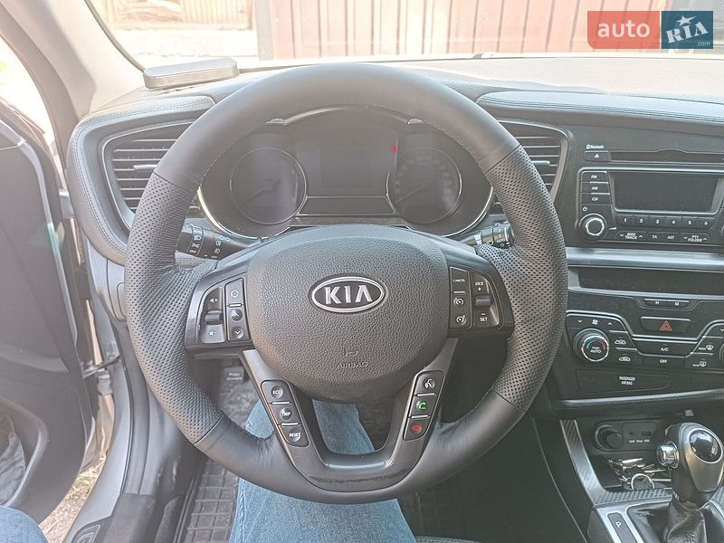 Седан Kia Optima 2012 в Киеве