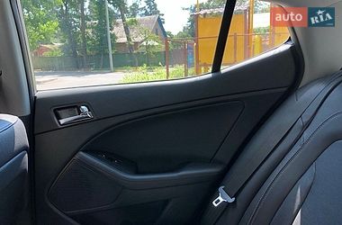 Седан Kia Optima 2012 в Киеве