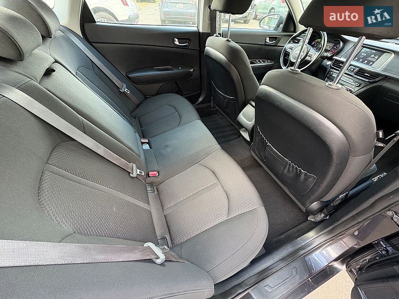 Седан Kia Optima 2016 в Киеве