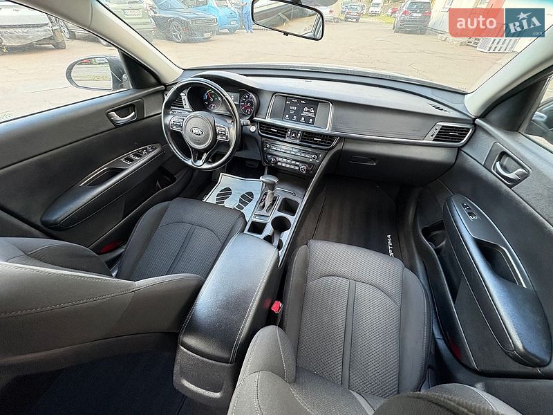 Седан Kia Optima 2016 в Киеве