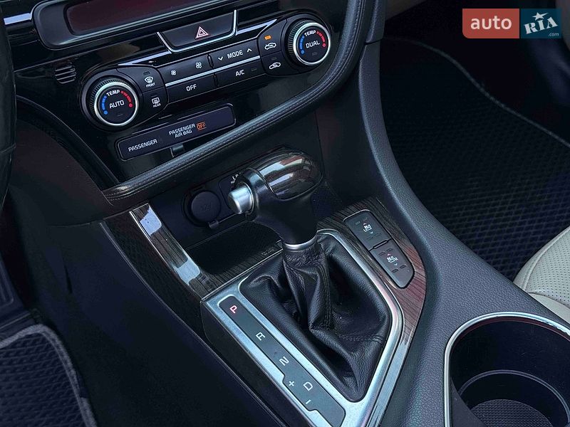Седан Kia Optima 2015 в Дніпрі