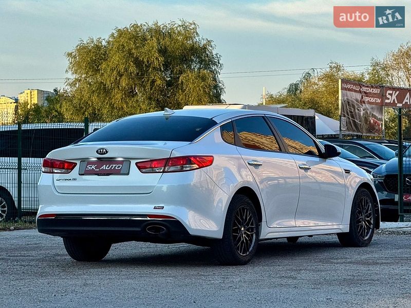 Седан Kia Optima 2017 в Києві