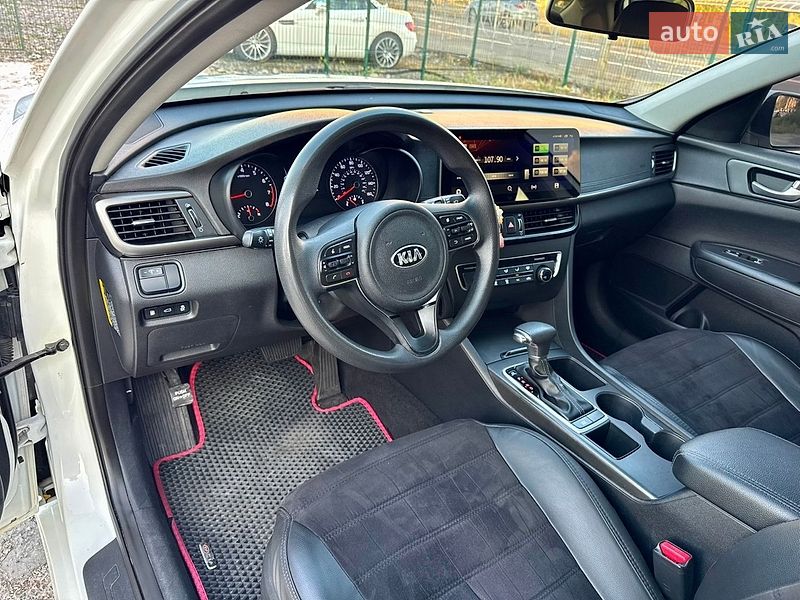 Седан Kia Optima 2017 в Києві