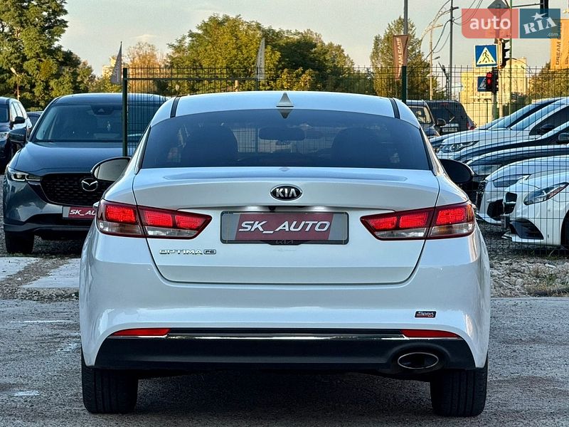 Седан Kia Optima 2017 в Києві