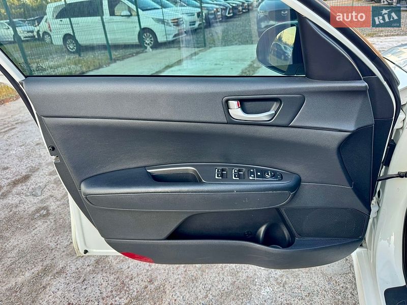 Седан Kia Optima 2017 в Києві