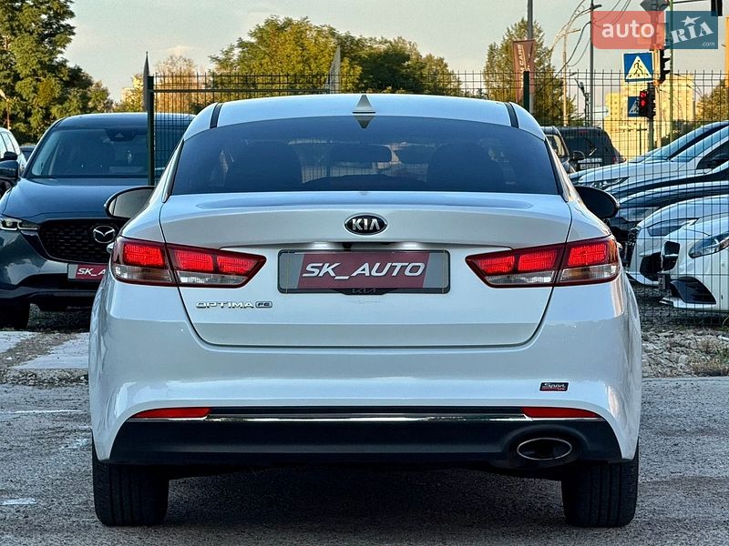 Седан Kia Optima 2017 в Києві