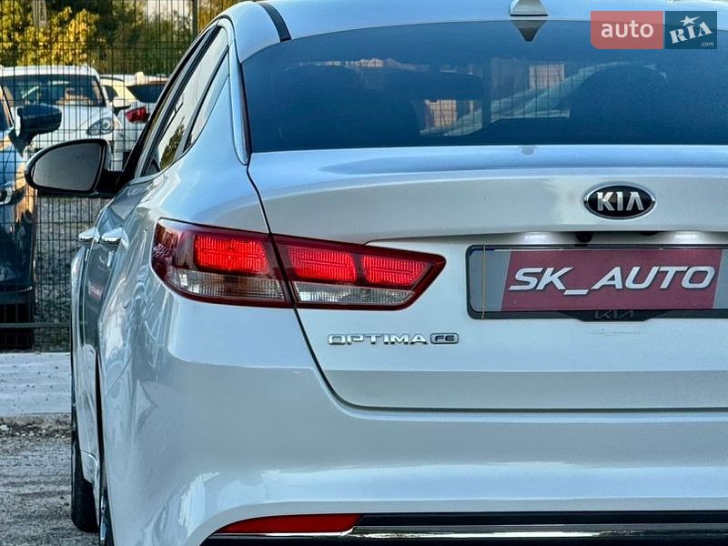 Седан Kia Optima 2017 в Києві